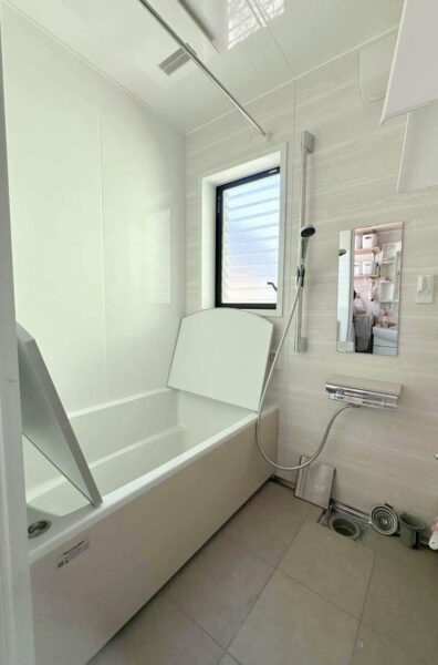 収納は自由自在！広々使いやすい！浴室リフォーム（町田市K様邸）