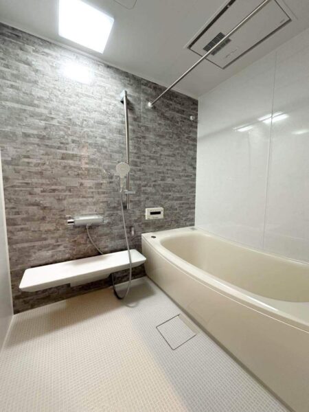 水捌けが良く、汚れも落ちやすい浴室リフォーム(大和市H様邸)