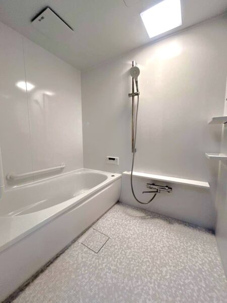 高齢者にも安心！安全性とお掃除の手軽さが叶えられる浴室リフォーム（八王子市Y様邸）