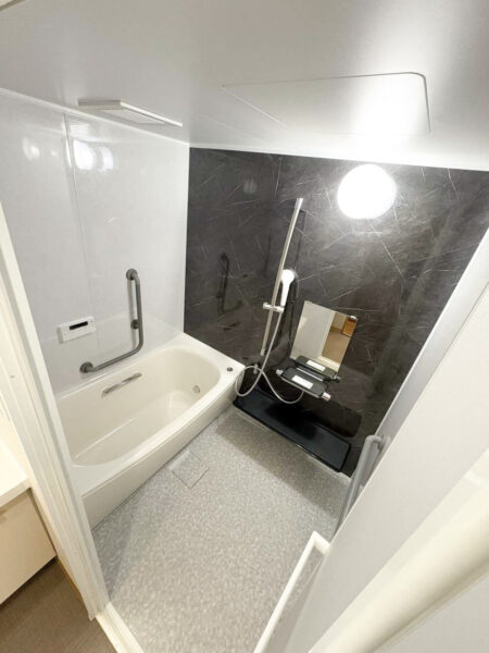 アクセントパネルが高級感を演出！浴室リフォーム（相模原市中央区T様）