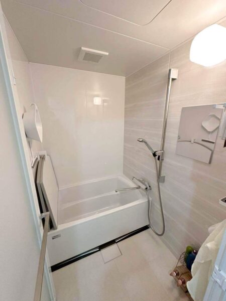 お手入れラクに、収納力もしっかり。浴室・洗面リフォーム（横浜市旭区A様）